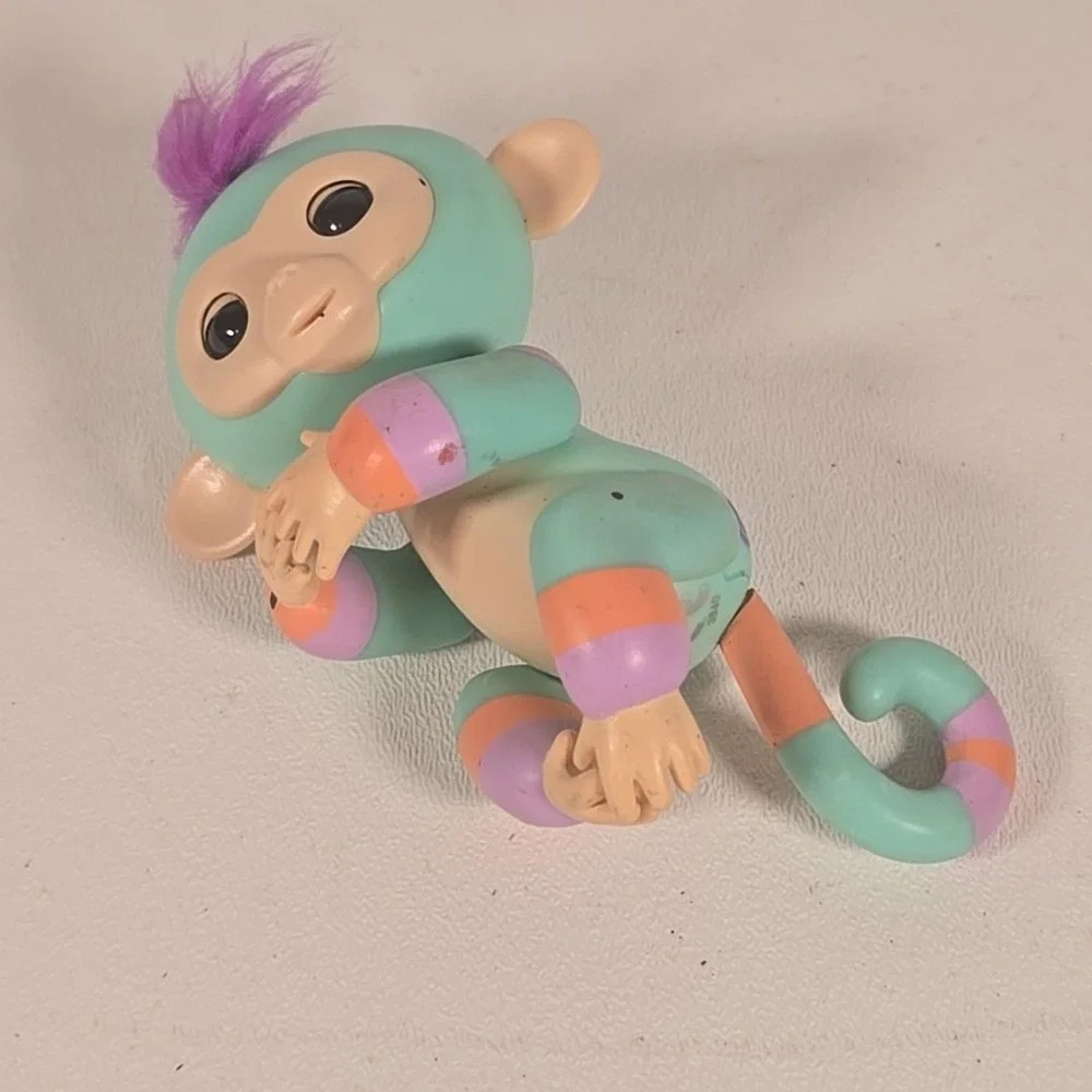 Fingerling‎ Rainbow Monkey- Heads Eyes Move Talks Electronic + Mini